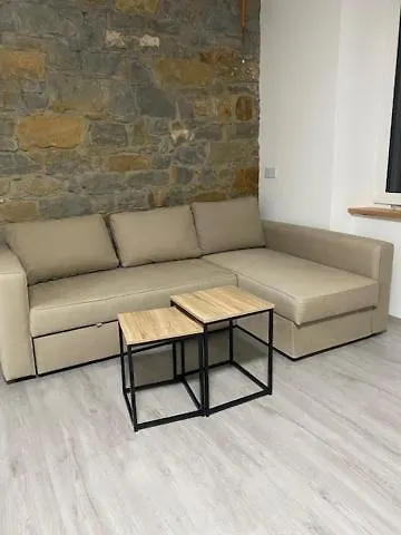 アパート Sandra's House